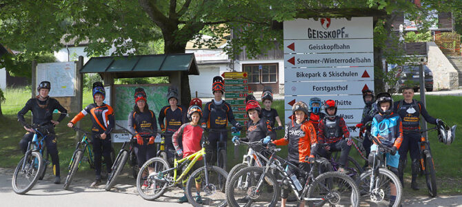UFC-Enduro Jugend trainiert im Bikepark Geißkopf