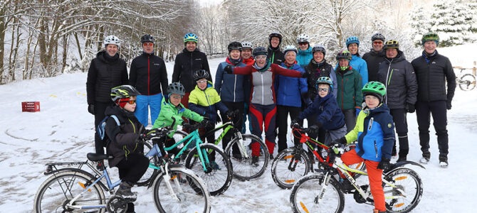 KidsOnBike-Kurs: Junge UFC-Biker durch die DIMB im Heumöderntal ausgebildet