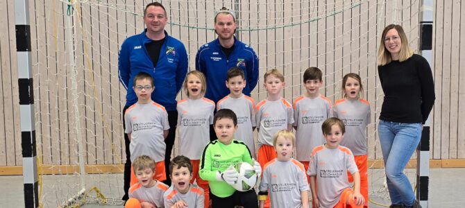 Neue Trikots für die U7-Fußballjugend des UFC Ellingen