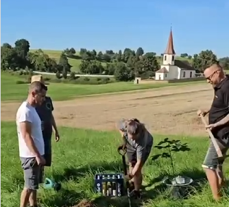 Der UFC Ellingen pflanzt einen Baum… (#Baumpflanz-Challenge 2025)
