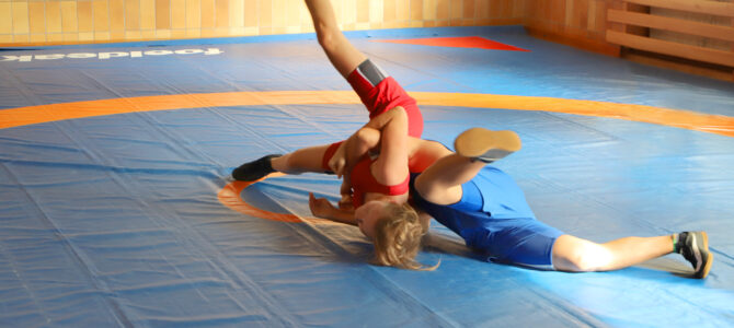 Trainingstag Ringen beim UFC Ellingen am 4. Juli – Ringen macht Spaß und hält fit